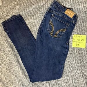 Hollister skinny cut, dark wash jeans. Size 3R W26 L31